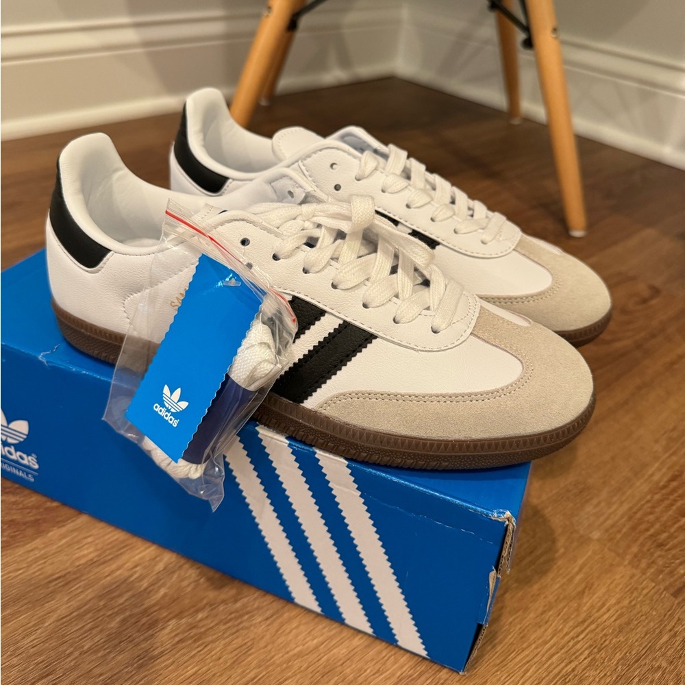 BRAND NEW! Adidas Samba OG sneakers. Cloud white. W/ Box and Tags. US Size 7M/8W